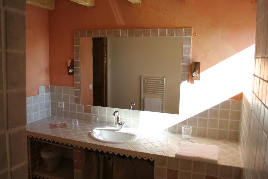 Chambres D'Hotes La Cime Beaujolaise Poule-lès-Écharmeaux Chambre photo